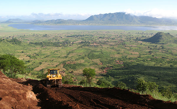 Constructing the drill road, Songwe Hill